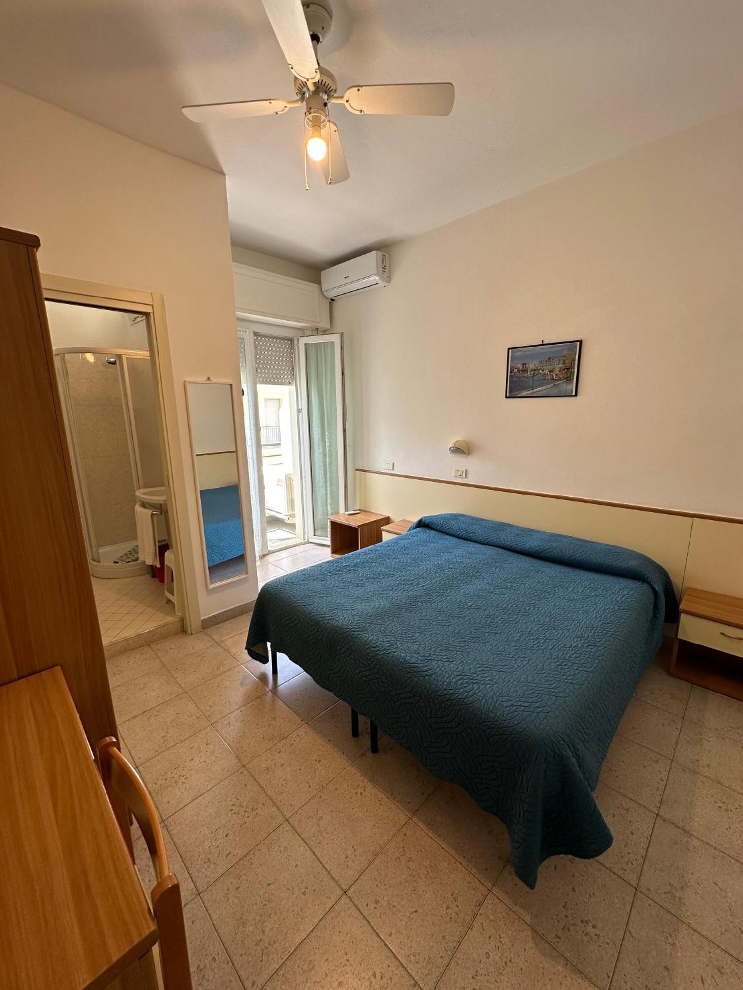 Hotel La Plage Cattolica Exterior photo